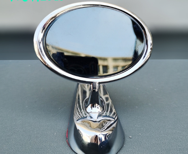 Logo na maskę samochodu z ozdobą