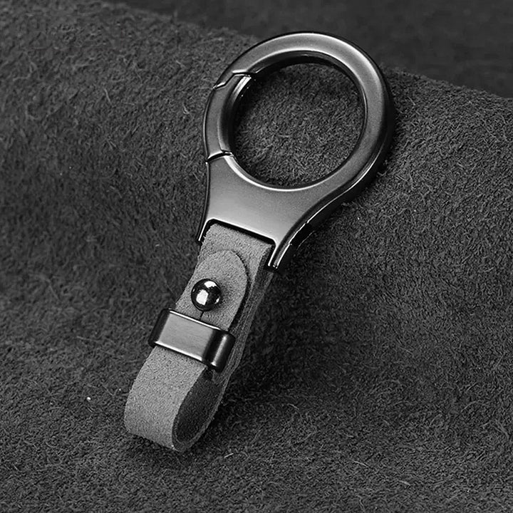 Ζεστές εκπτώσεις ✨50% ΕΚΠΤΩΣΗ ✨Απλό μπρελόκ με σουέτ και λογότυπο αυτοκινήτου-GR