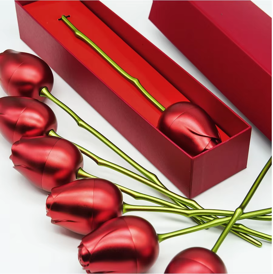 Naszyjnik z wisiorkiem w kształcie serca z linii róż