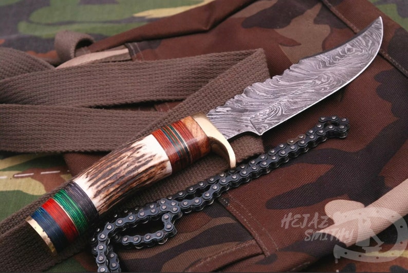 Χειροποίητο μαχαίρι από ατσάλι Δαμασκού, μήκους 15 cm, με λαβή κόρνας.-GR